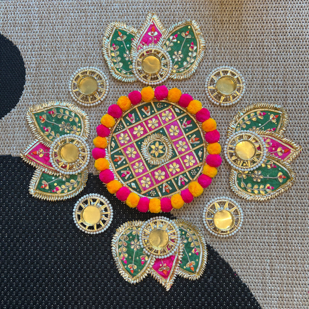 Pom Pom Rangoli T-Light Set - Green with Pink