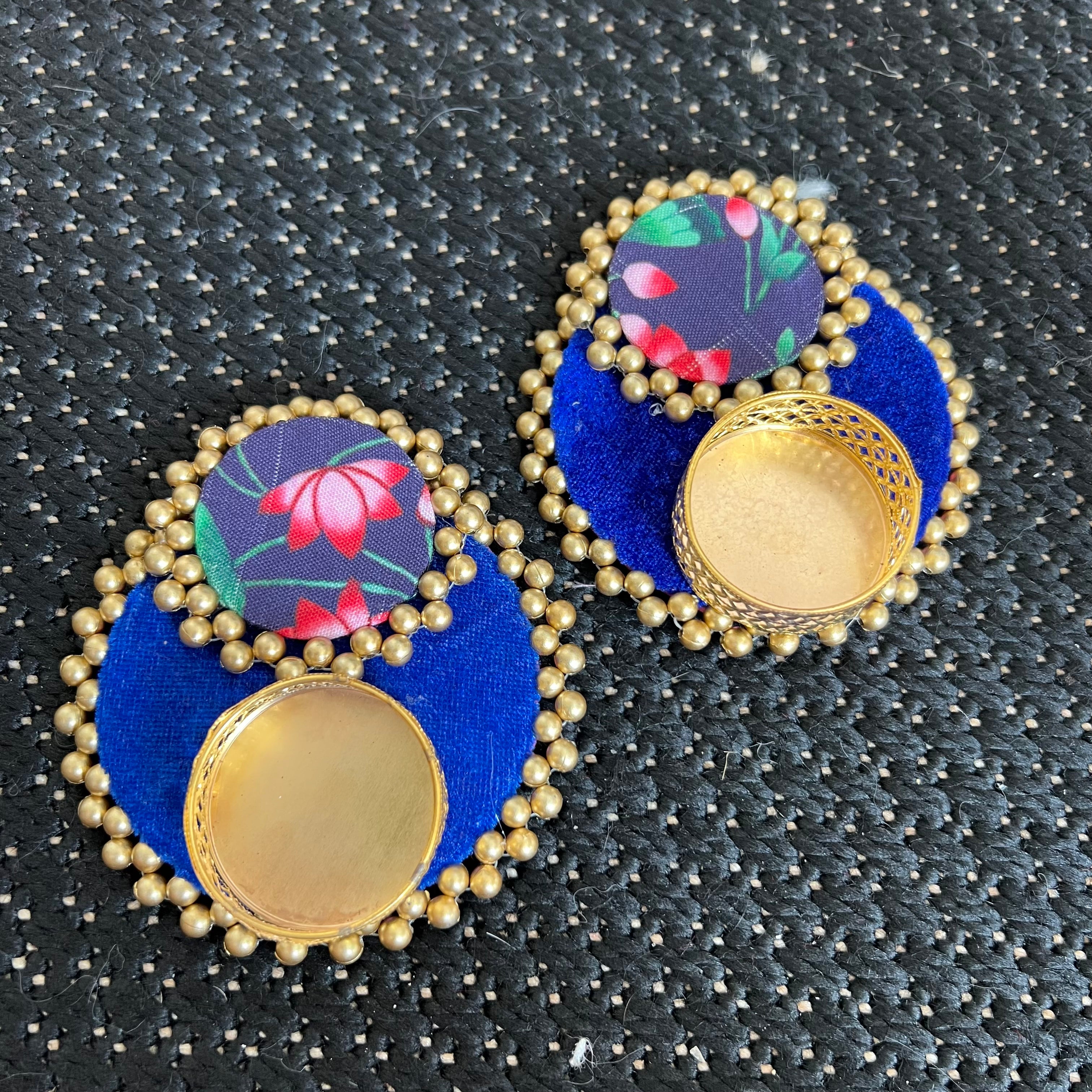 Set of 2 Diya - T Light Holders - Blue/Red Lotus