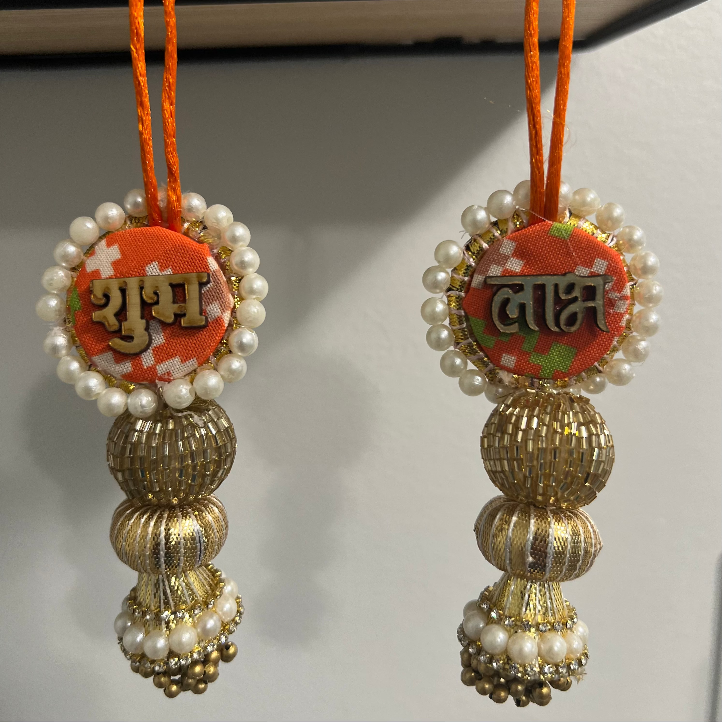 Shubh Labh Suspendu - Orange