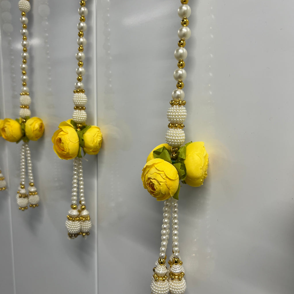 Bouquet de pivoines de 60 cm avec guirlande de perles - Jaune