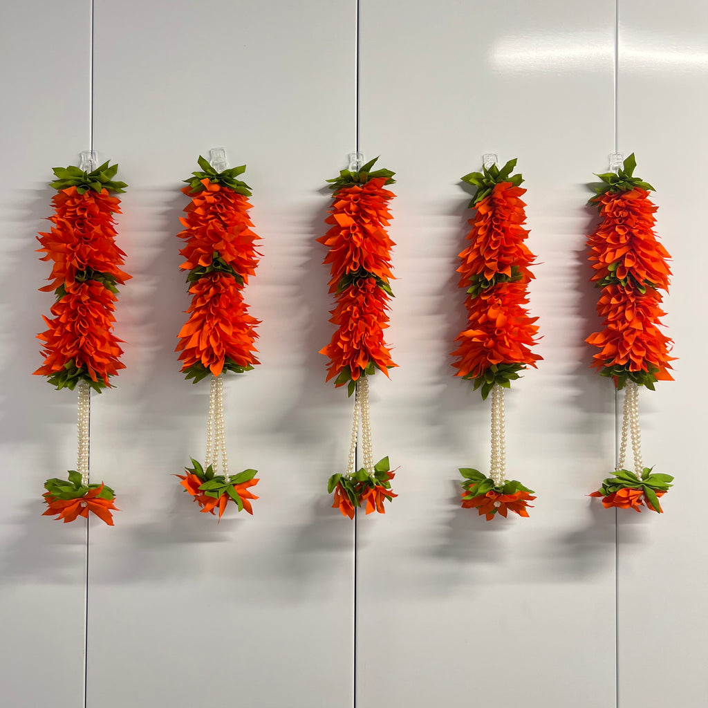 Petites fleurs en tissu de 38 cm avec guirlandes de perles - Orange