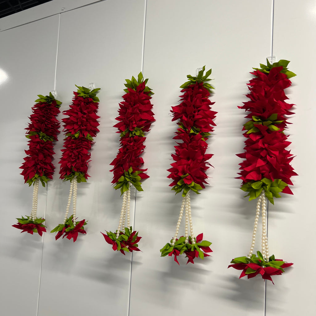 Petites fleurs en tissu de 38 cm avec guirlande de perles - Rouge