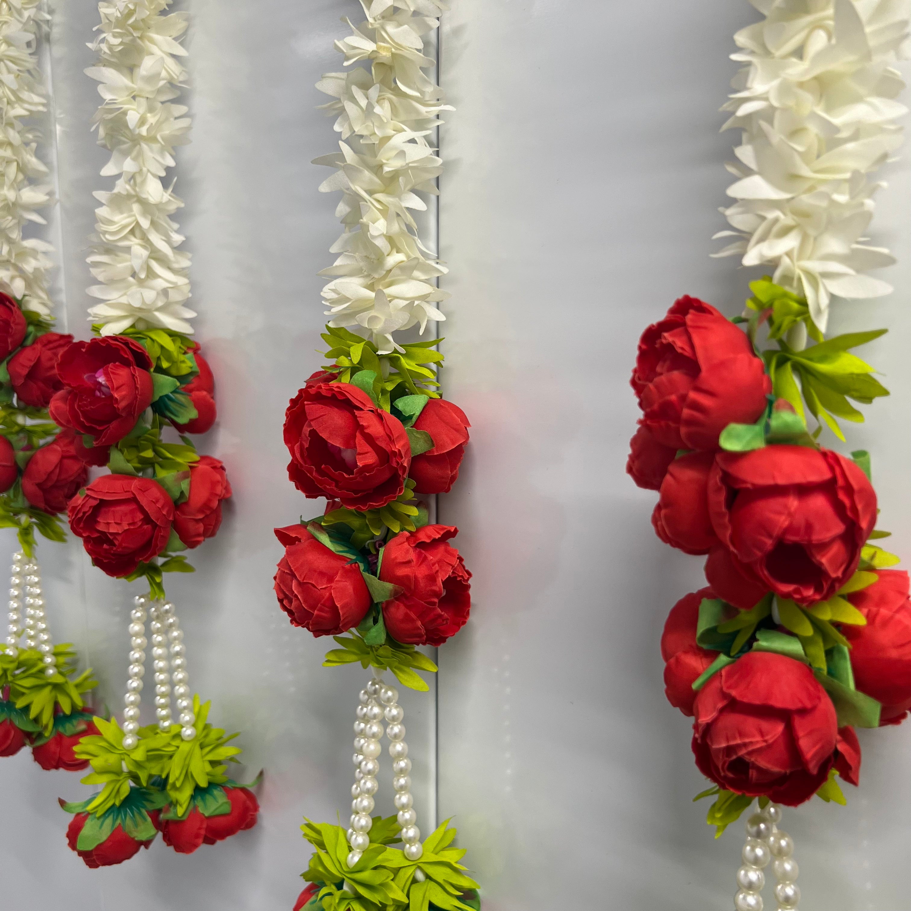 2,5 pieds fleuri blanc avec 7 pivoines suspendues - Rouge