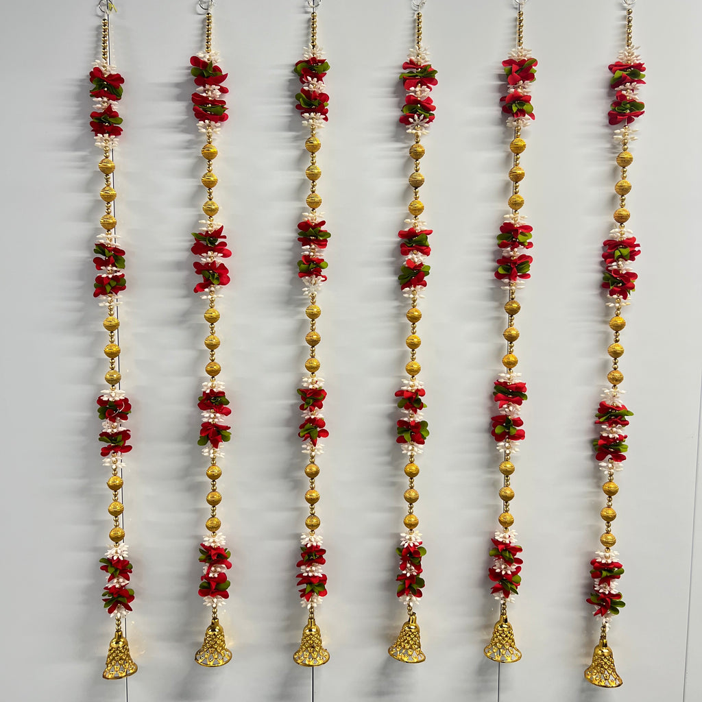 Guirlande florale rouge de 1 mètre 06 avec clochettes