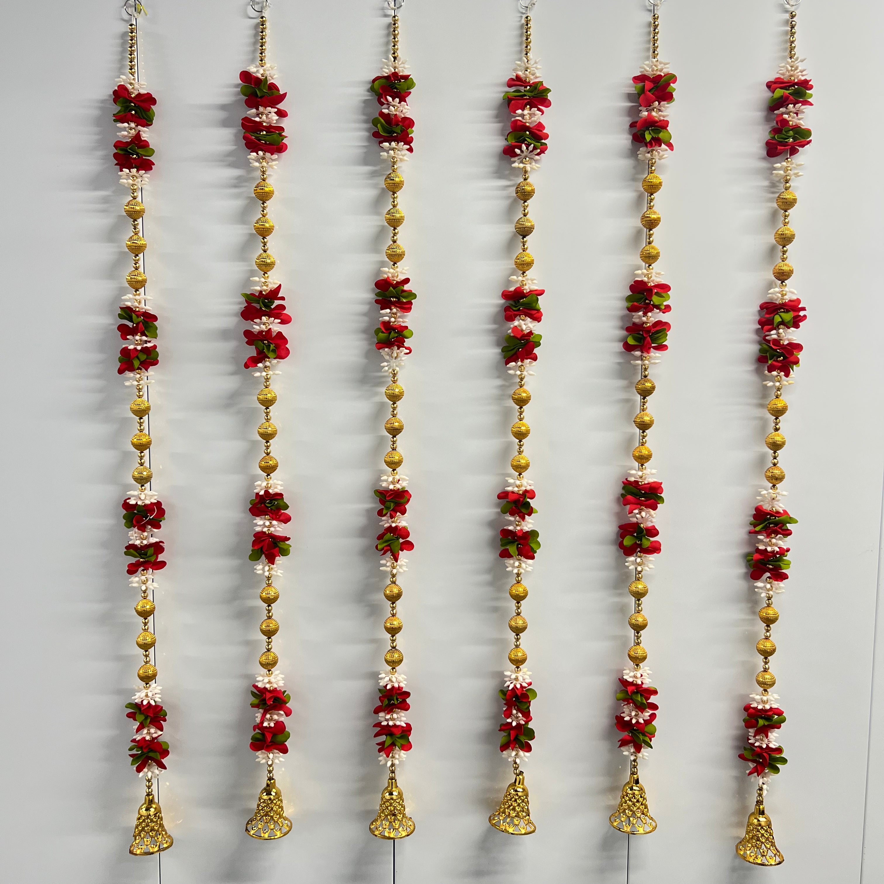 Guirlande florale rouge de 1 mètre 06 avec clochettes