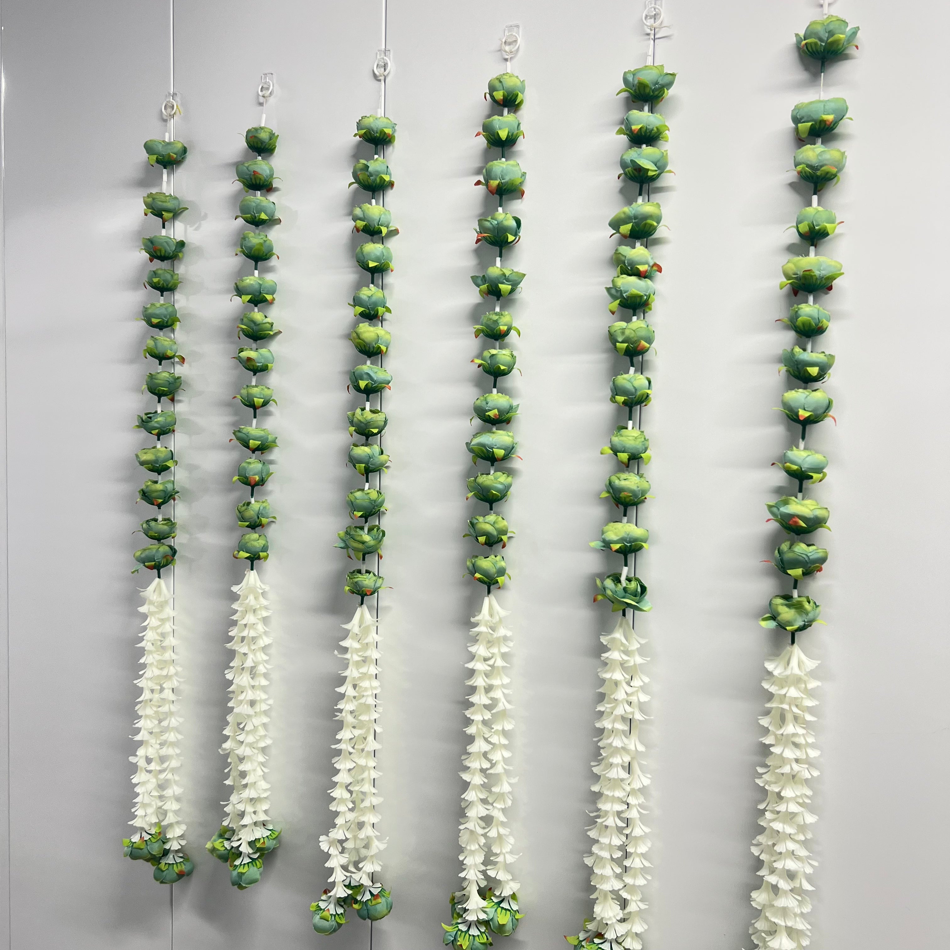 Pivoine et fleur blanche à suspendre mi-hauteur de 91 cm - Vert