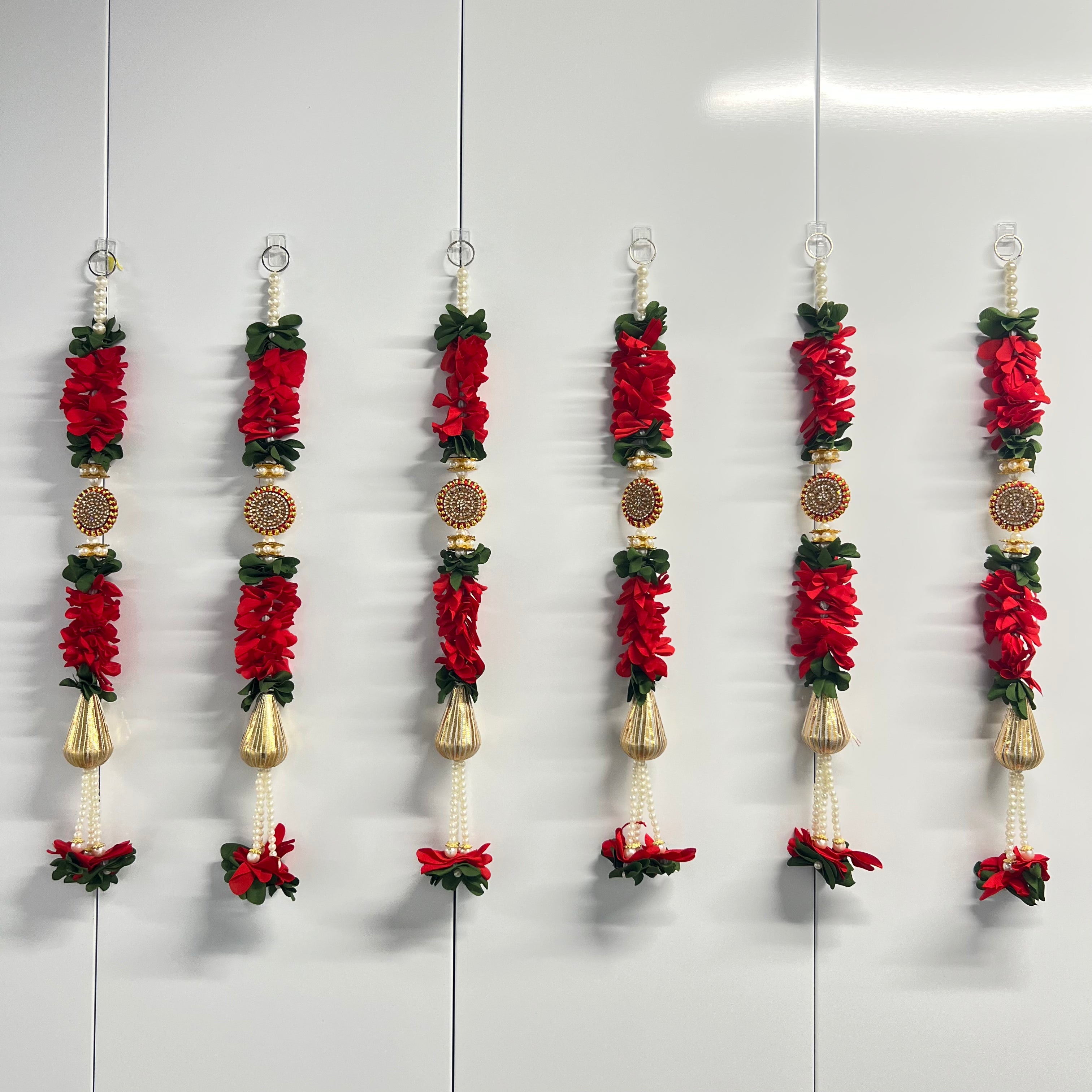 Guirlande ronde strass de 45 cm avec perles en forme de triangle - Rouge