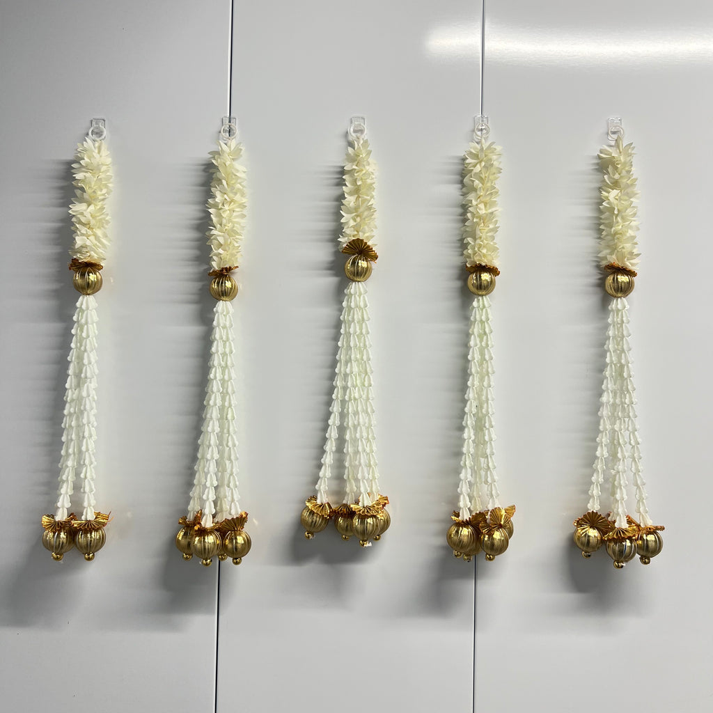 Fleur en tissu de 45,72 cm et perle pyramidale blanche à suspendre