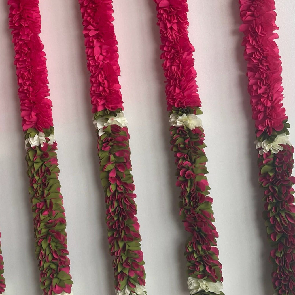 5.5ft Rani Pink flower hanging with green leaves