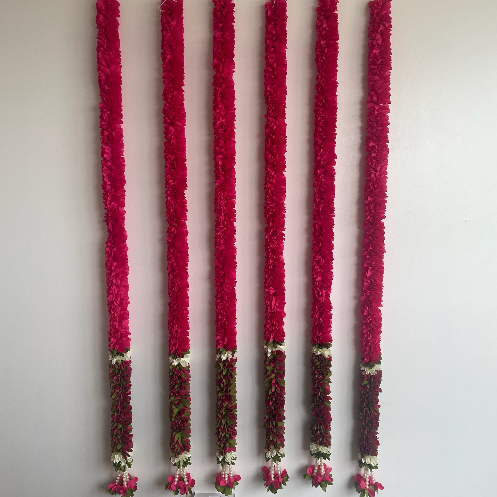 5.5ft Rani Pink flower hanging with green leaves