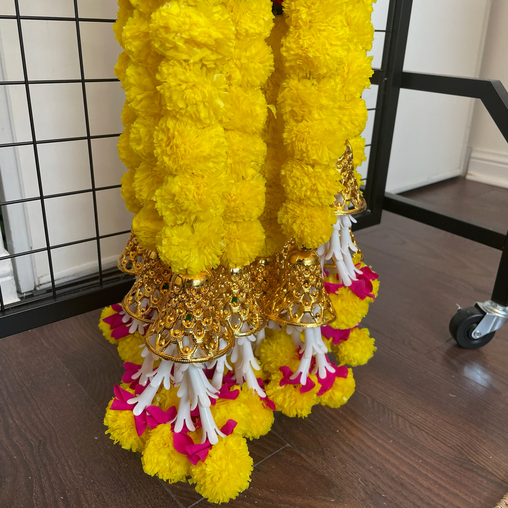 4.5ft small marigold yellow with pink flower and mogra