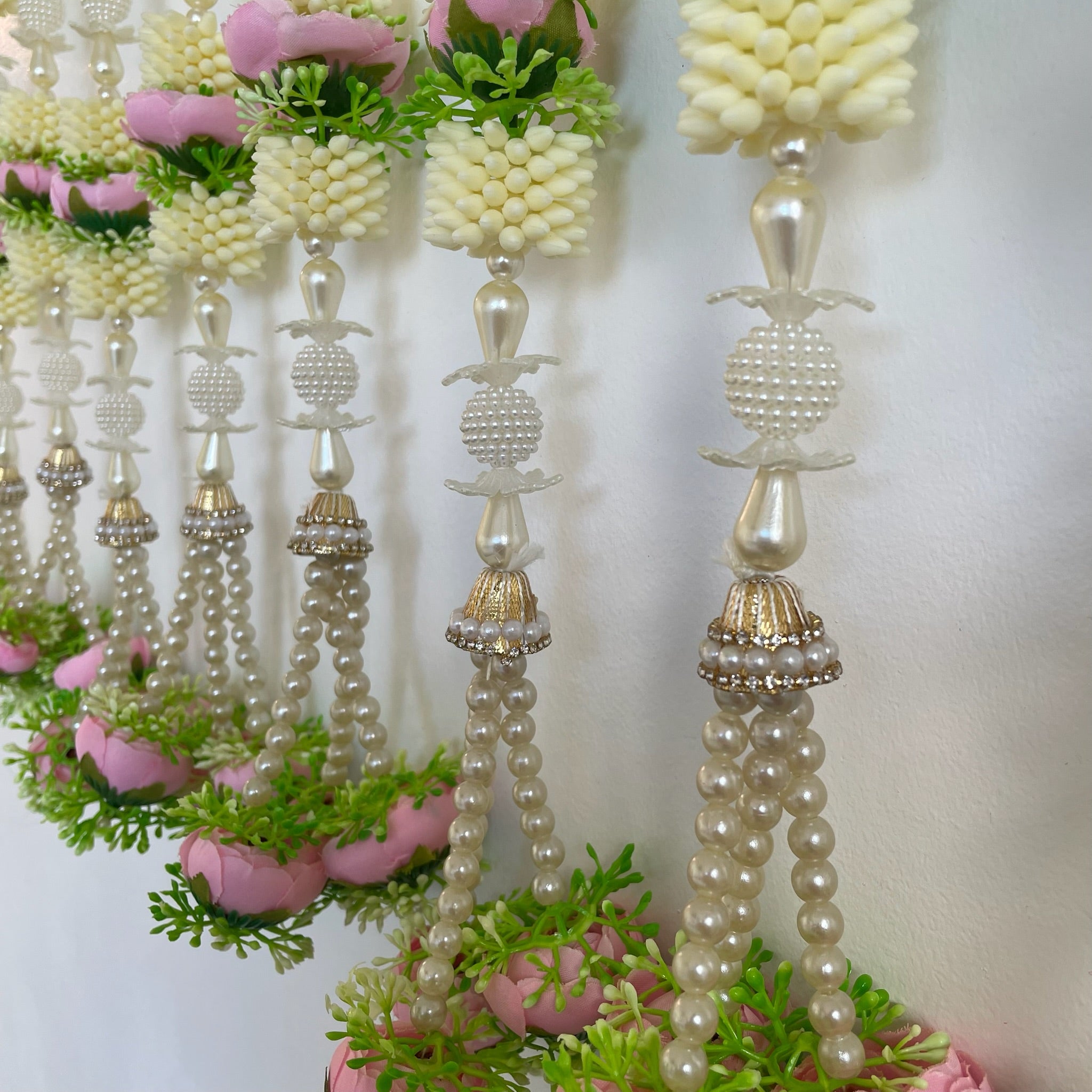 2.5 ft white pearl and mogra with light pink peony premium