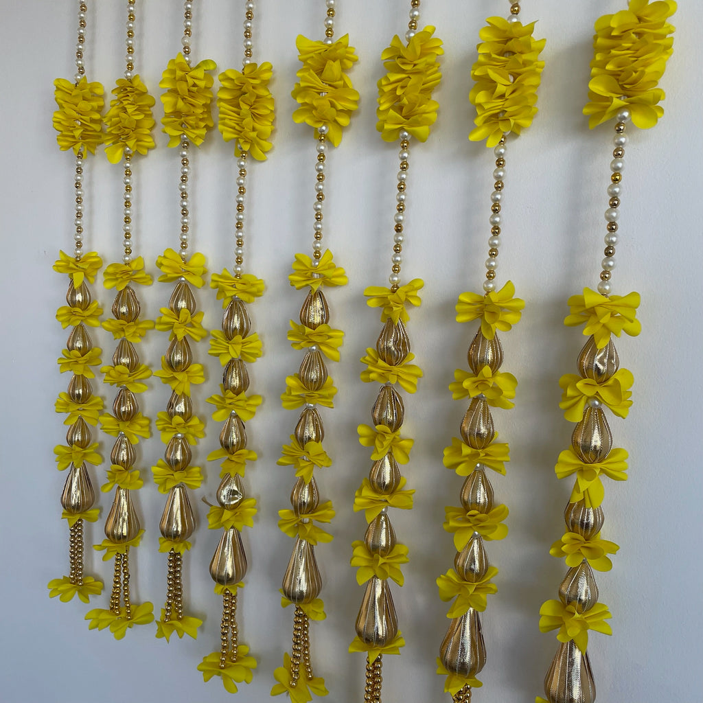 5 perles Gota triangulaires avec guirlande de fleurs - Jaune