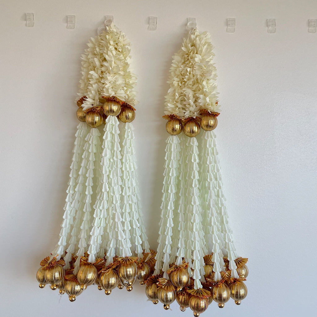 1.5 ft cloth flower and white pyramid bead hanging