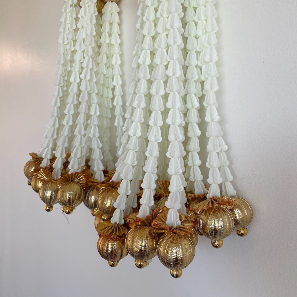 1.5 ft cloth flower and white pyramid bead hanging