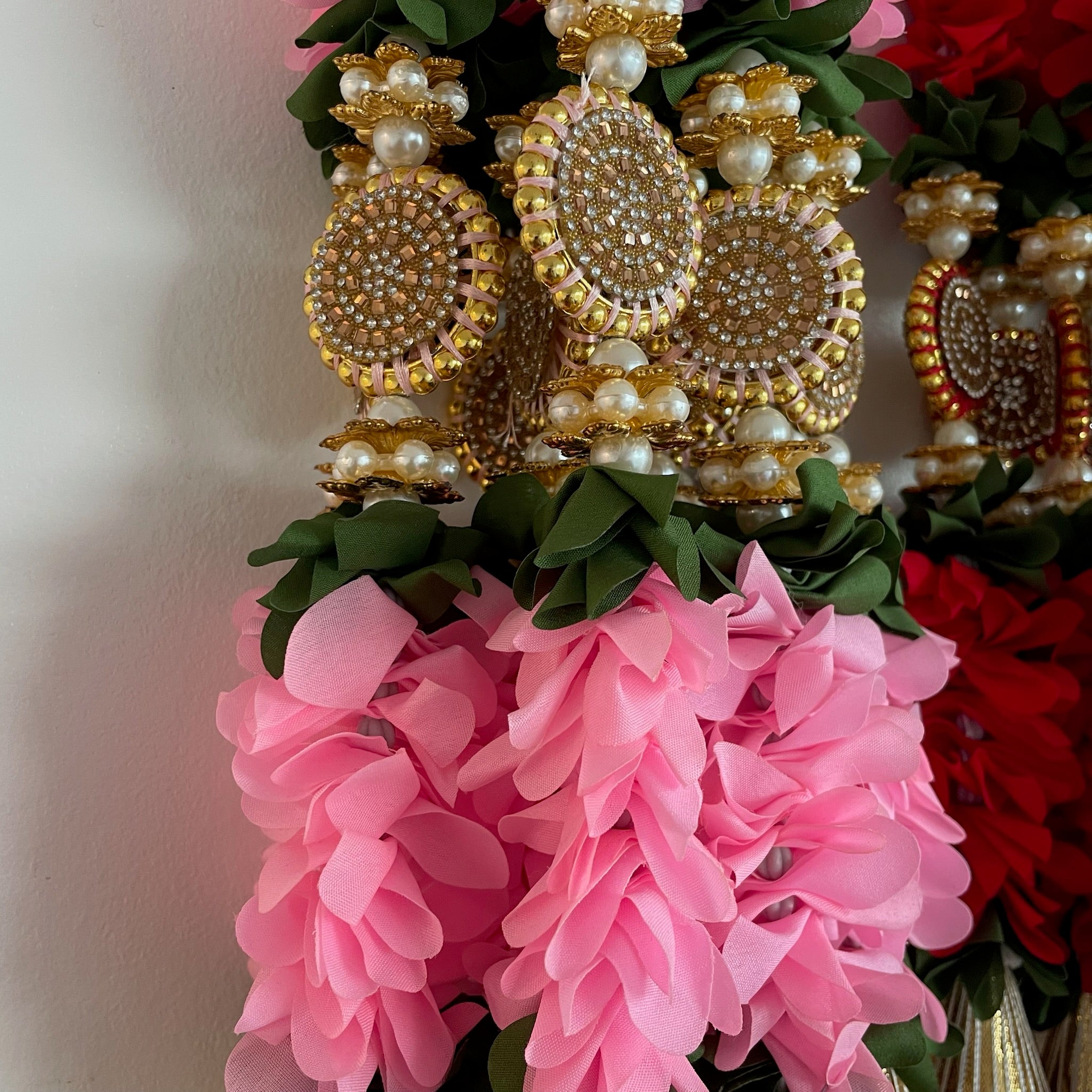 1.5ft Circular Rhinestone Garland with Triangle Bead String
