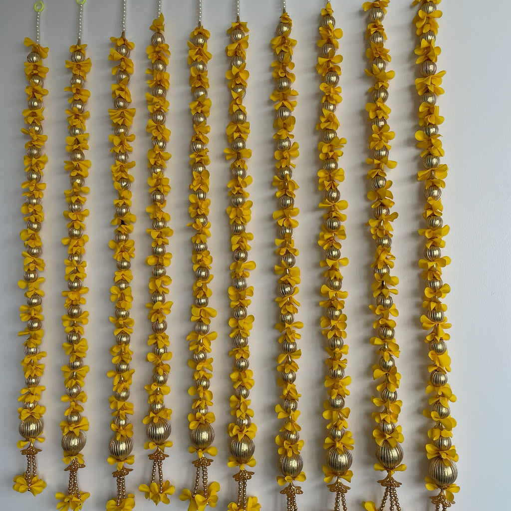 3 Ft Yellow Flower Gota Ball